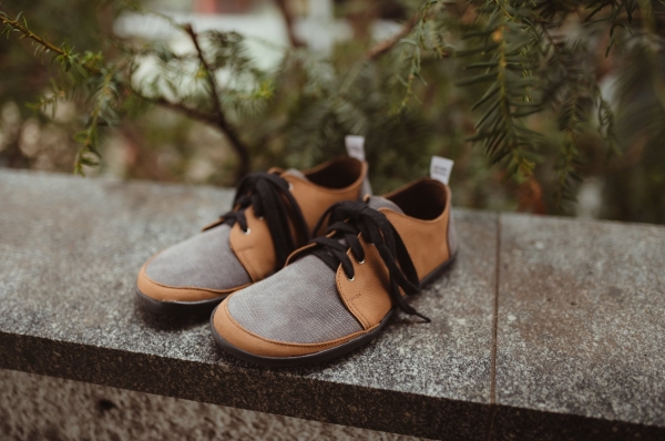 https://www.facebook.com/zkamashoes/photos/3262948417146653/